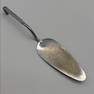Irvingware Cake Server